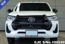 Toyota Hilux in White for Sale Image 2