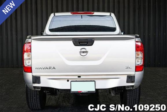 Nissan Navara in Silver for Sale Image 5