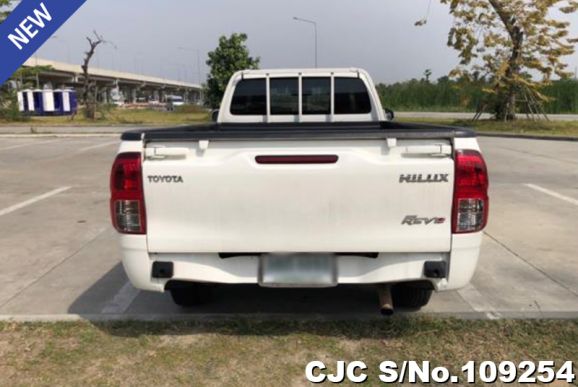 Toyota Hilux in White for Sale Image 5