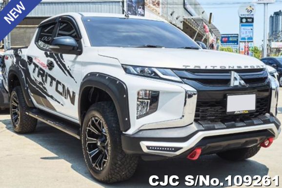 Mitsubishi Triton in White for Sale Image 0