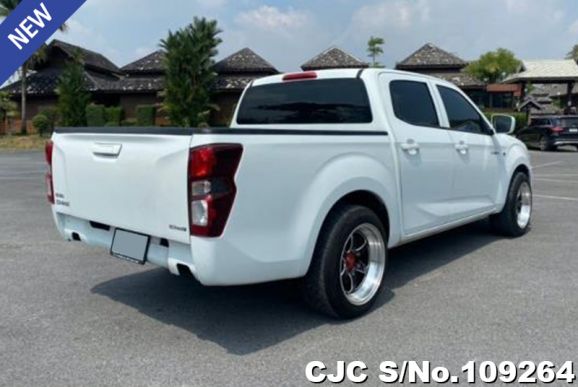 Isuzu D-Max in White for Sale Image 2