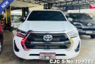 Toyota Hilux in White for Sale Image 3