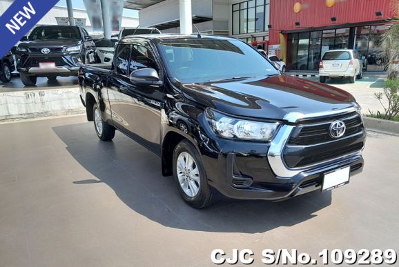 Toyota Hilux in Black for Sale Image 0