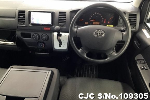 Toyota Regius in white for Sale Image 4