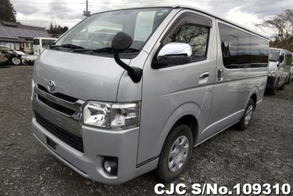 Toyota Hiace in Silver for Sale Image 3