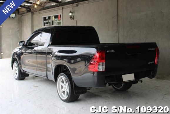 Toyota Hilux in Black for Sale Image 1