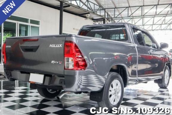 Toyota Hilux in Gray for Sale Image 2