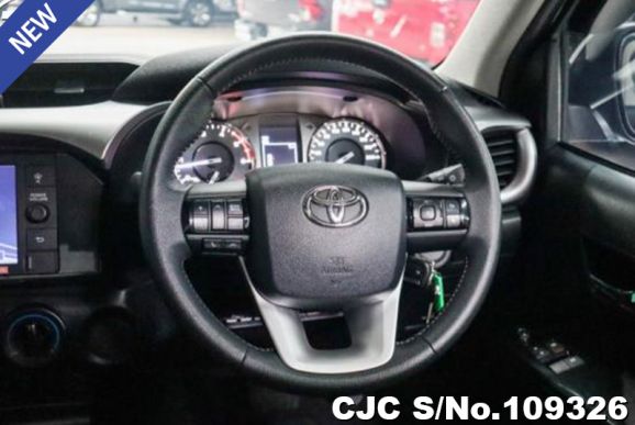 Toyota Hilux in Gray for Sale Image 9