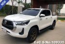 Toyota Hilux in White for Sale Image 0