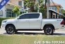 Toyota Hilux in White for Sale Image 5