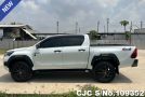 Toyota Hilux in White for Sale Image 2