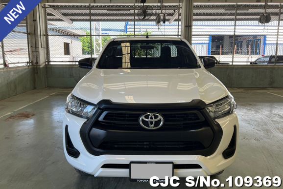 Toyota Hilux in White for Sale Image 4