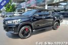 Toyota Hilux in Black for Sale Image 3