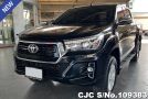 Toyota Hilux in Black for Sale Image 2