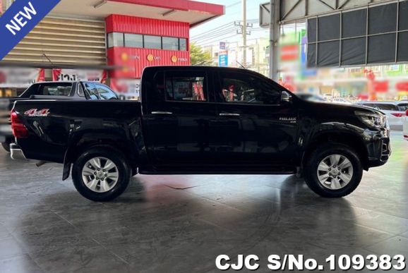 Toyota Hilux in Black for Sale Image 5