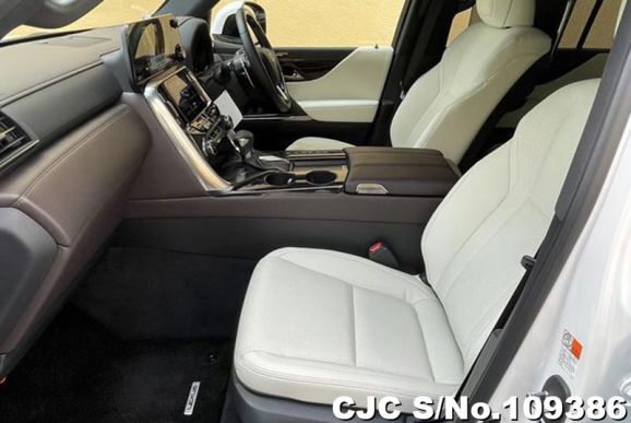 Lexus LX 600 in Pearl for Sale Image 7