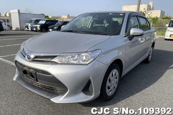 Toyota Corolla Axio in Silver for Sale Image 3