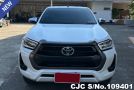 Toyota Hilux in White for Sale Image 4