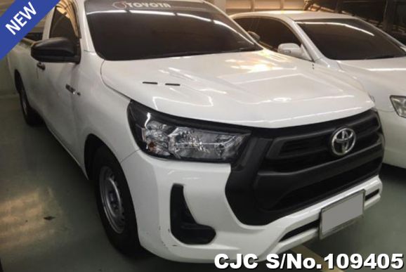 Toyota Hilux in White for Sale Image 0