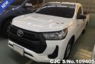 Toyota Hilux in White for Sale Image 3