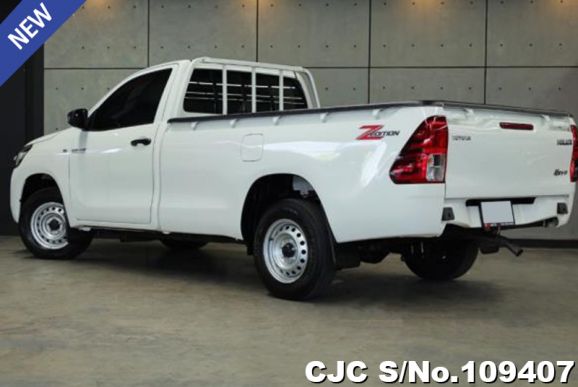 Toyota Hilux in White for Sale Image 1