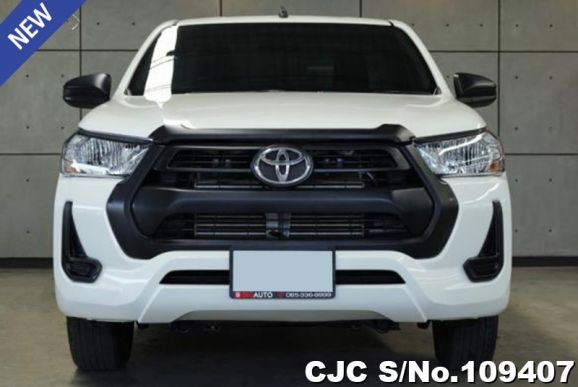 Toyota Hilux in White for Sale Image 2