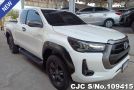 Toyota Hilux in White for Sale Image 0