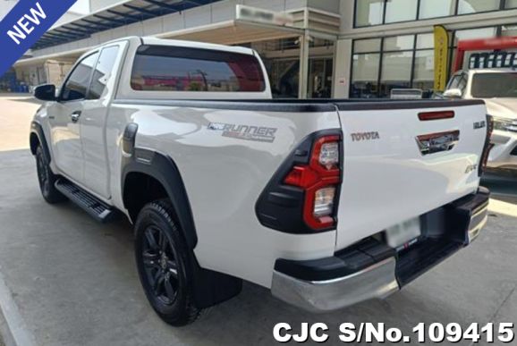 Toyota Hilux in White for Sale Image 1