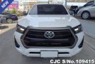 Toyota Hilux in White for Sale Image 2