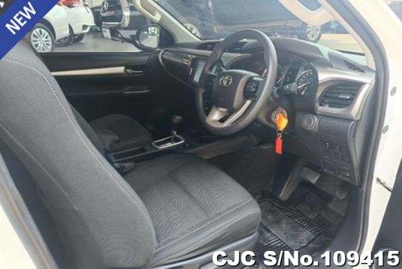 Toyota Hilux in White for Sale Image 5