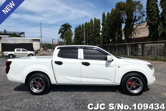 Isuzu D-Max in White for Sale Image 6