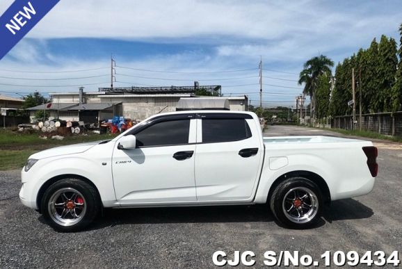 Isuzu D-Max in White for Sale Image 7