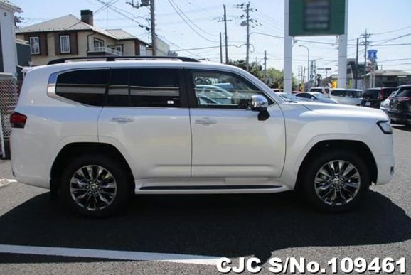 Toyota Land Cruiser in Pearl for Sale Image 4