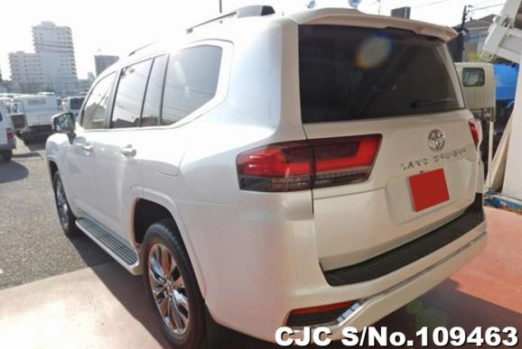 Toyota Land Cruiser in Pearl for Sale Image 1