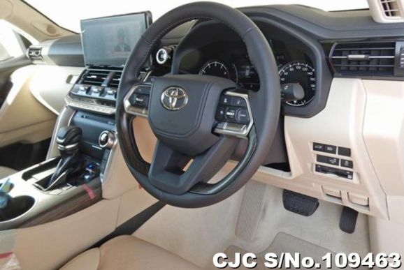 Toyota Land Cruiser in Pearl for Sale Image 12