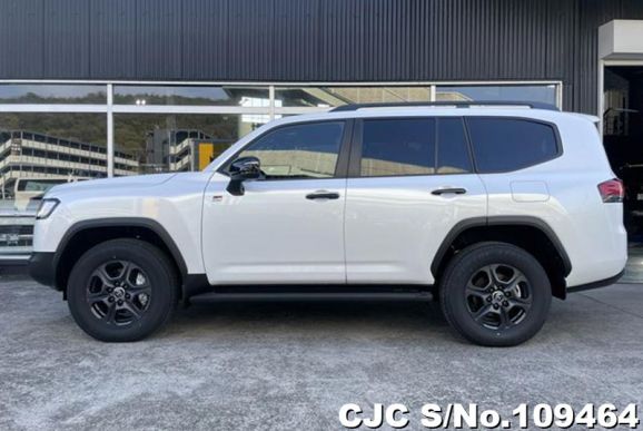 Toyota Land Cruiser in Pearl for Sale Image 7