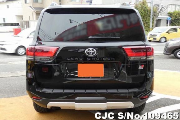 Toyota Land Cruiser in Black for Sale Image 5