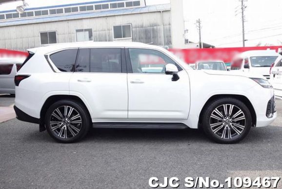 Lexus LX 600 in Pearl for Sale Image 6