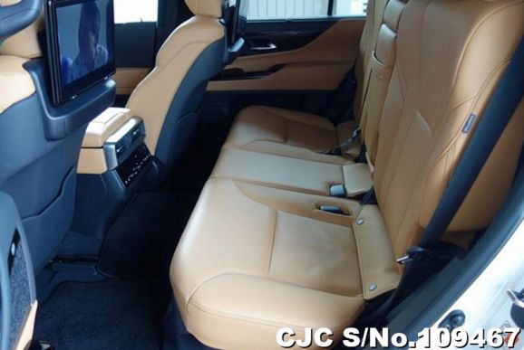 Lexus LX 600 in Pearl for Sale Image 16