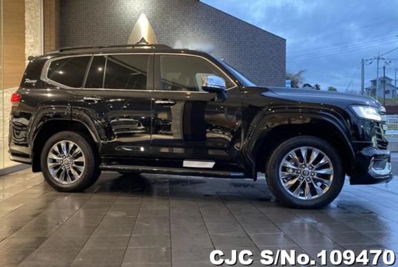 Toyota Land Cruiser in Black for Sale Image 6