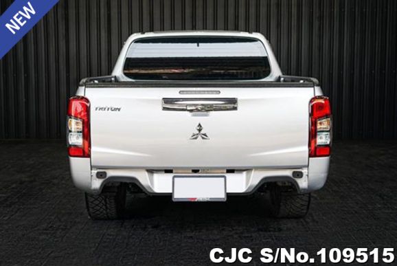 Mitsubishi Triton in Silver for Sale Image 5