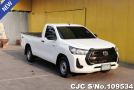 Toyota Hilux in White for Sale Image 0