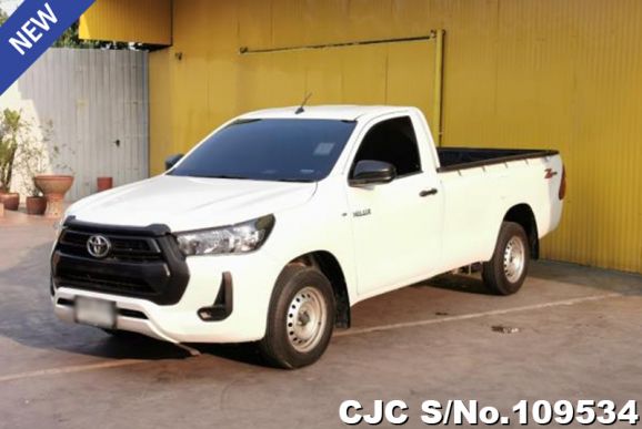 Toyota Hilux in White for Sale Image 2