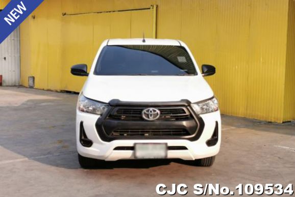 Toyota Hilux in White for Sale Image 3