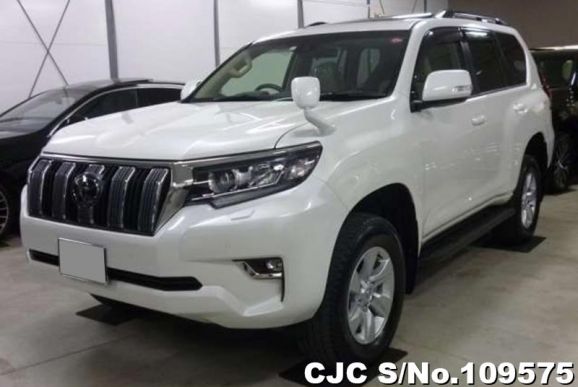 Toyota Land Cruiser Prado in White for Sale Image 3