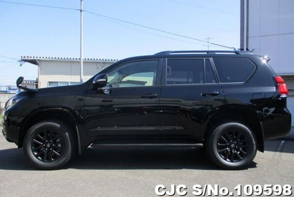 Toyota Land Cruiser Prado in Black for Sale Image 7