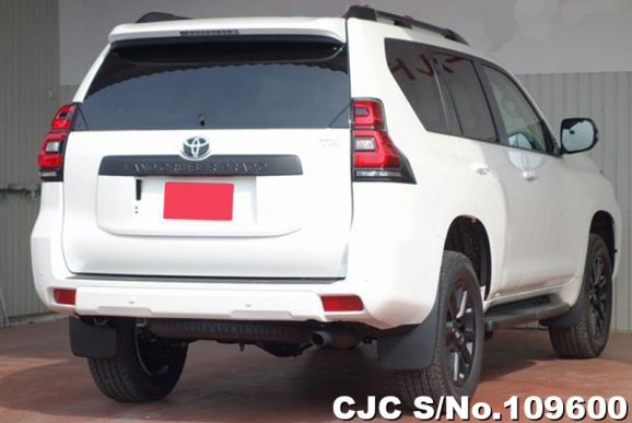 Toyota Land Cruiser Prado in White for Sale Image 2