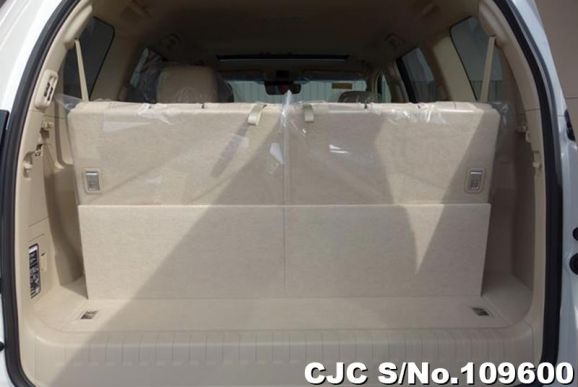 Toyota Land Cruiser Prado in White for Sale Image 8