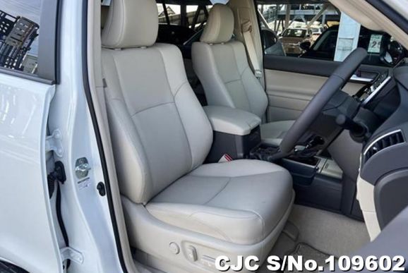 Toyota Land Cruiser Prado in White for Sale Image 4