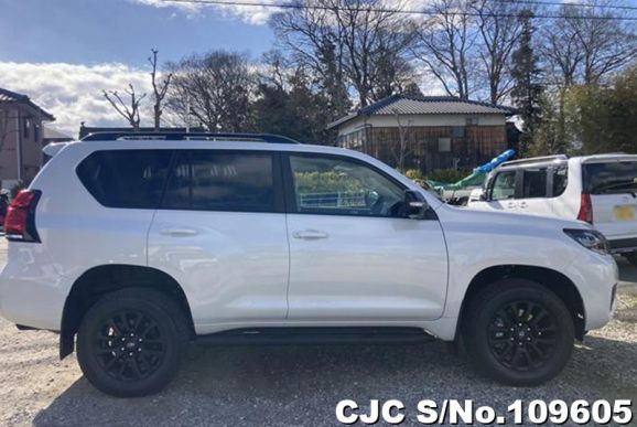 Toyota Land Cruiser Prado in Pearl for Sale Image 6